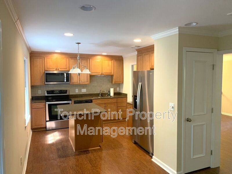 House for rent at 1114 Glenshannon Rd, Matthews, NC 28105
