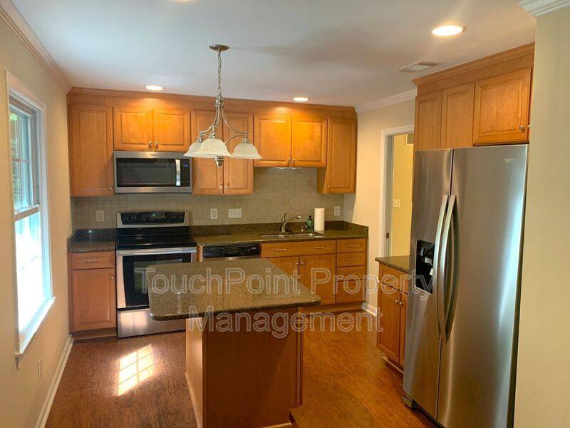 House for rent at 1114 Glenshannon Rd, Matthews, NC 28105