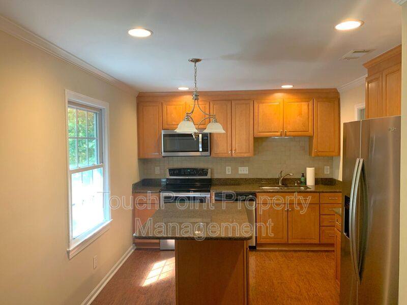 House for rent at 1114 Glenshannon Rd, Matthews, NC 28105