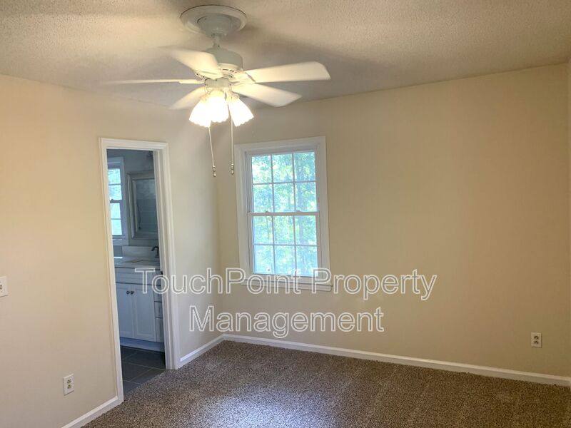 House for rent at 1114 Glenshannon Rd, Matthews, NC 28105