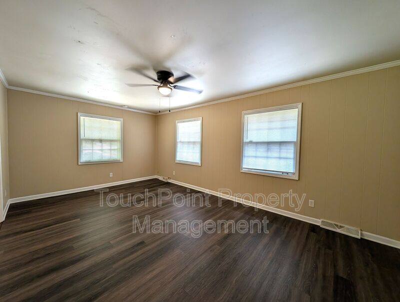 House for rent at 1000 Claremont Rd, Charlotte, NC 28214