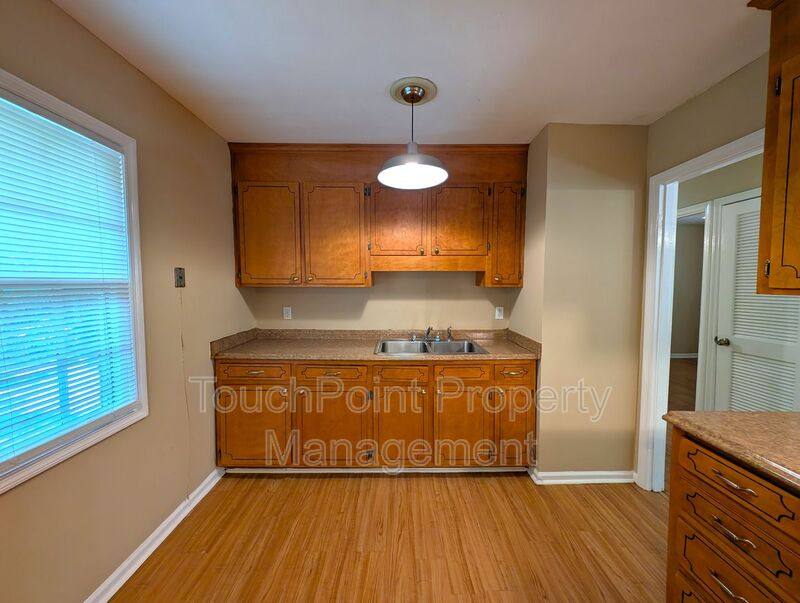 House for rent at 1000 Claremont Rd, Charlotte, NC 28214