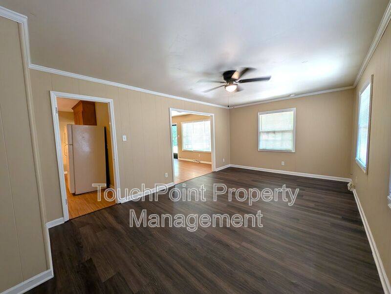 House for rent at 1000 Claremont Rd, Charlotte, NC 28214