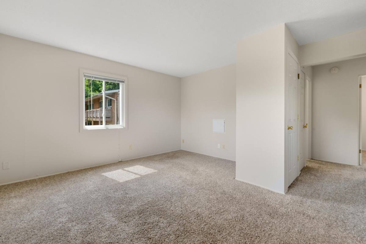 Apartment for rent at 2994-3008 Mogadore Rd, Akron, OH 44312