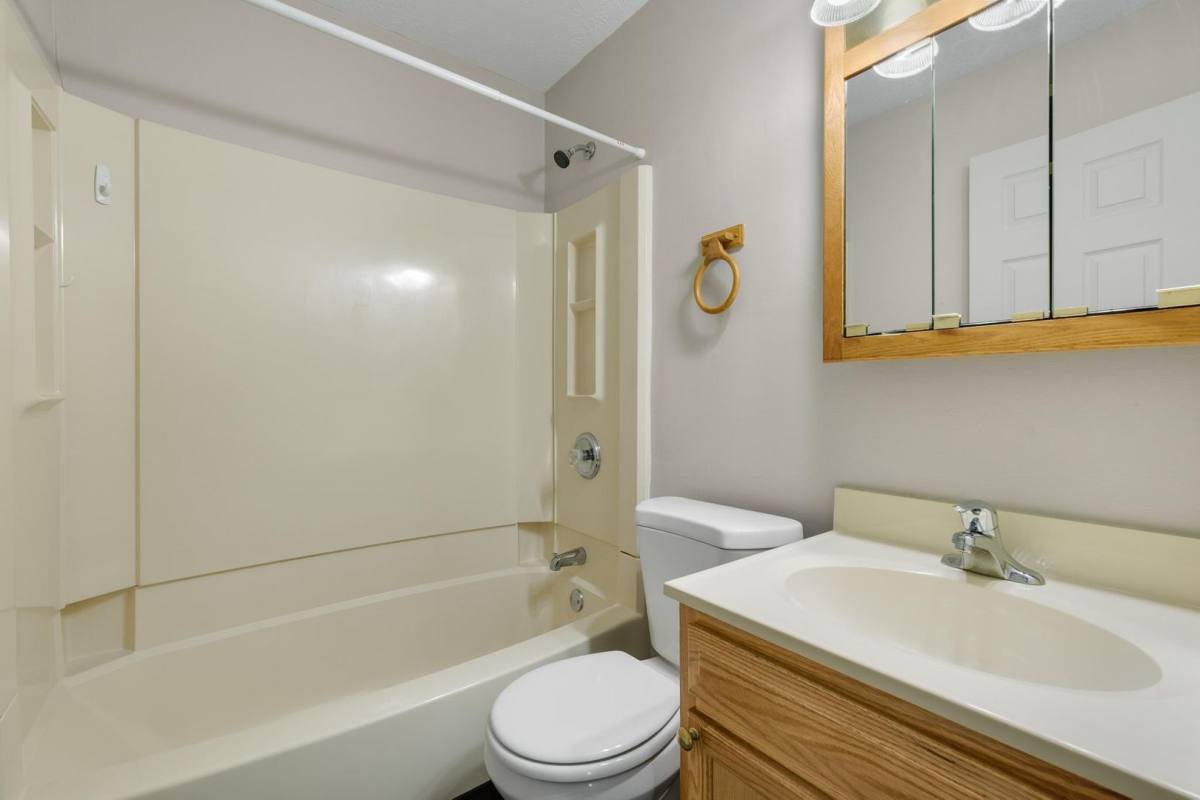 Apartment for rent at 2994-3008 Mogadore Rd, Akron, OH 44312