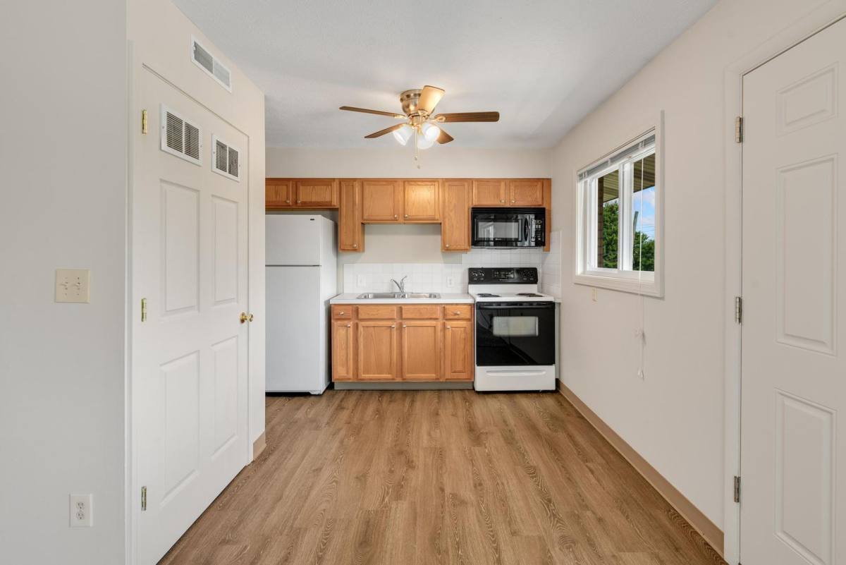 Apartment for rent at 2994-3008 Mogadore Rd, Akron, OH 44312