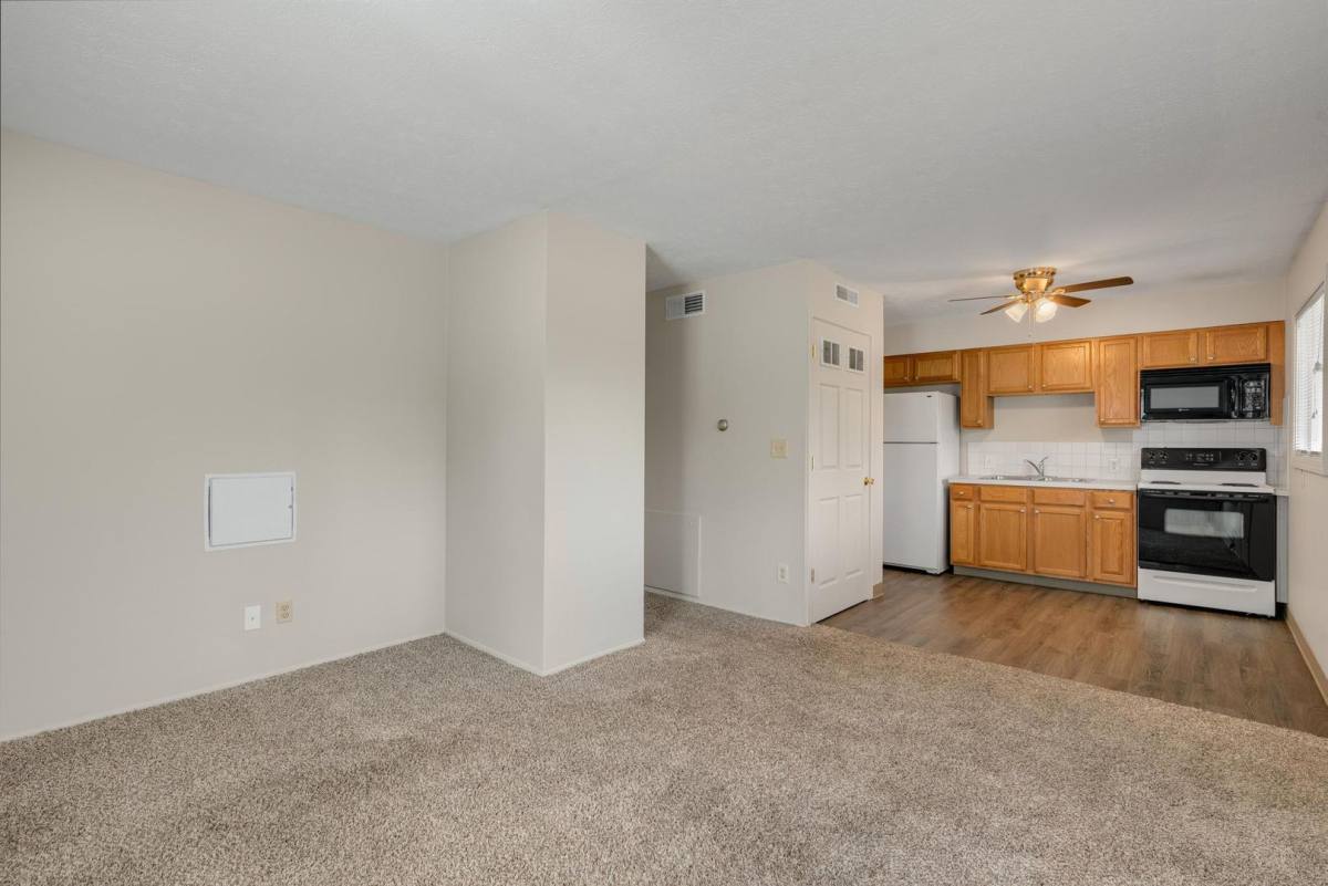 Apartment for rent at 2994-3008 Mogadore Rd, Akron, OH 44312