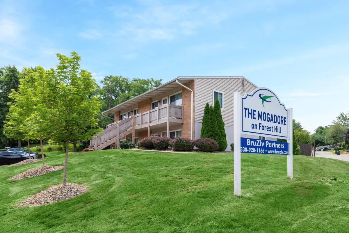 Apartment for rent at 2994-3008 Mogadore Rd, Akron, OH 44312