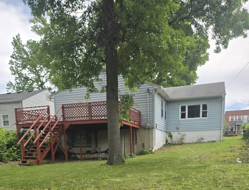 House for rent at 1830 E 78th St, Kansas City, MO 64132
