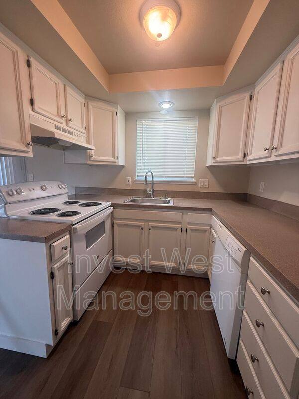 Apartment for rent at 3331 NE 57 Ave #4, Vancouver, WA 98661