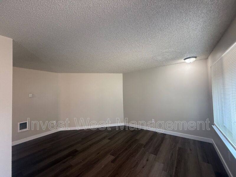 Apartment for rent at 3331 NE 57 Ave #4, Vancouver, WA 98661