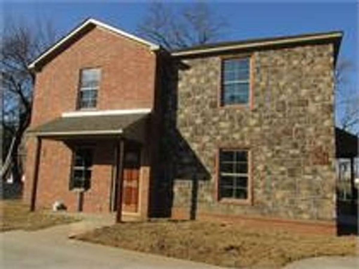 Apartment for rent at 3015-3017 Alabama Ave, Fort Smith, AR 72901