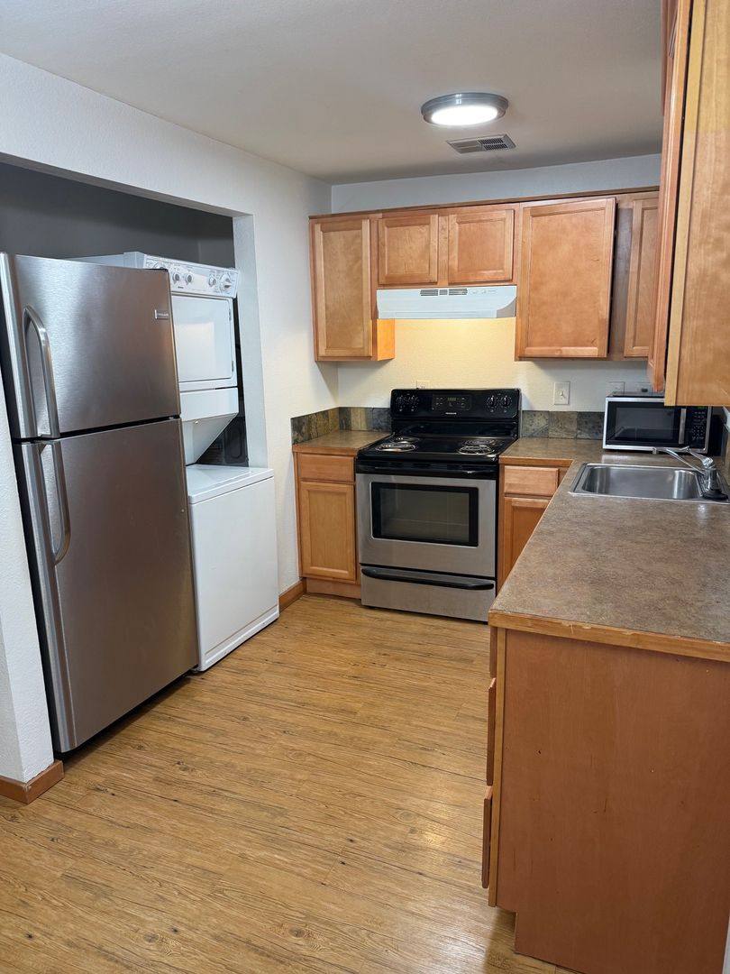 Apartment for rent at 7215 SE Powell Blvd, Portland, OR 97206