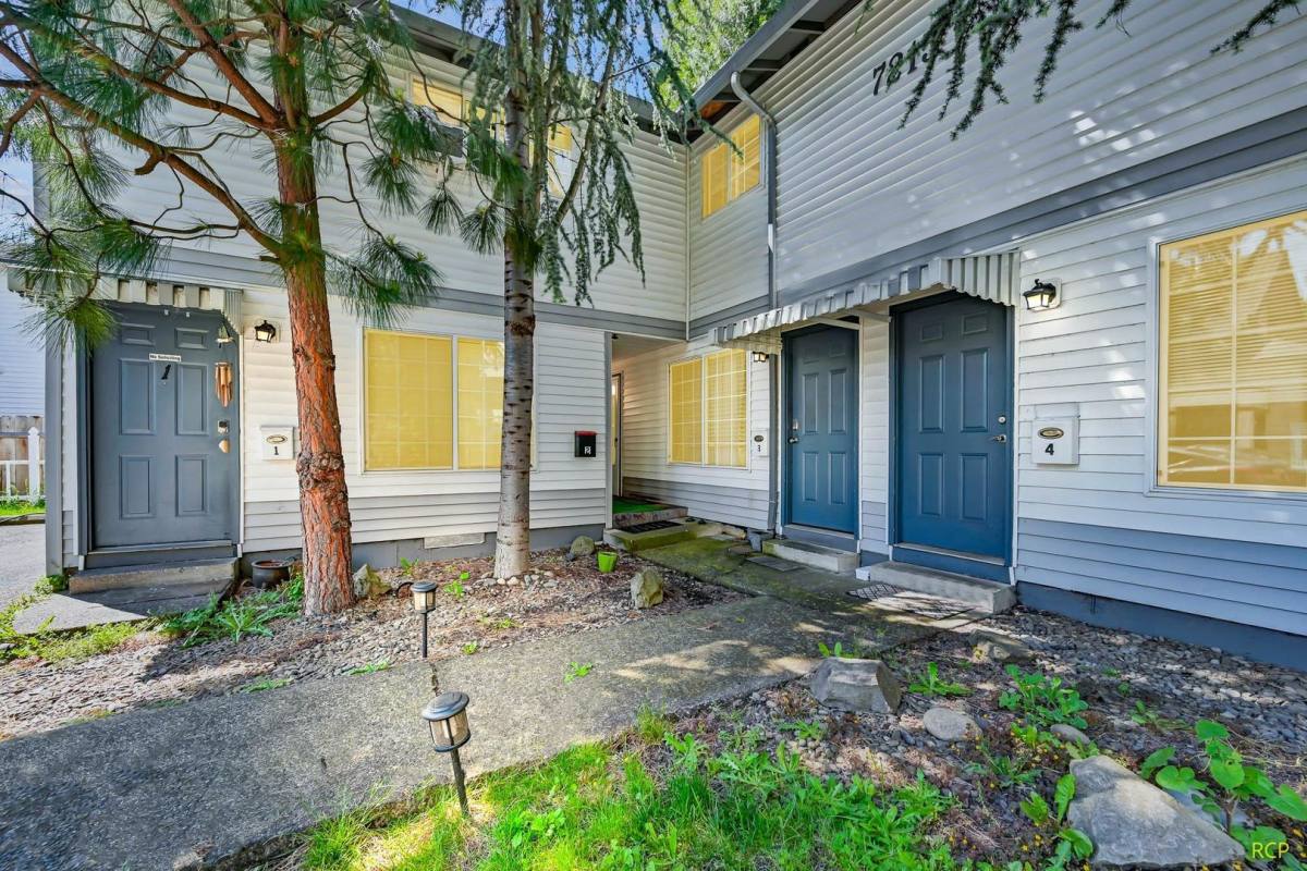 Apartment for rent at 7215 SE Powell Blvd, Portland, OR 97206