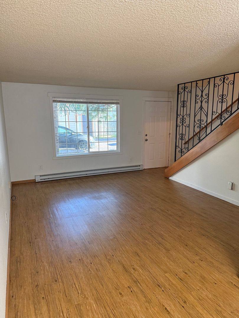 Apartment for rent at 7215 SE Powell Blvd, Portland, OR 97206