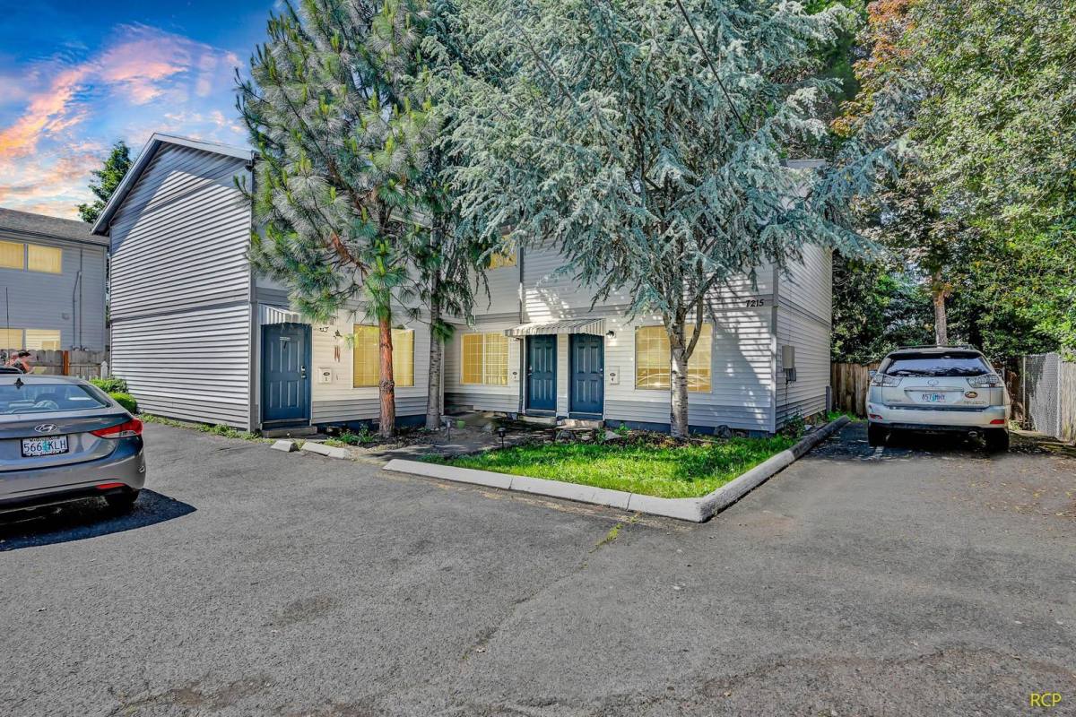 Apartment for rent at 7215 SE Powell Blvd, Portland, OR 97206