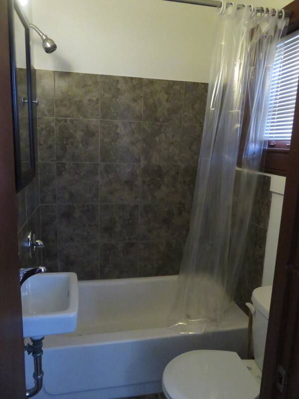 Apartment for rent at 604 W 3rd St #3B, Davenport, IA 52801