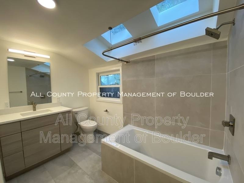 House for rent at 528 Pearl St, Boulder, CO 80302