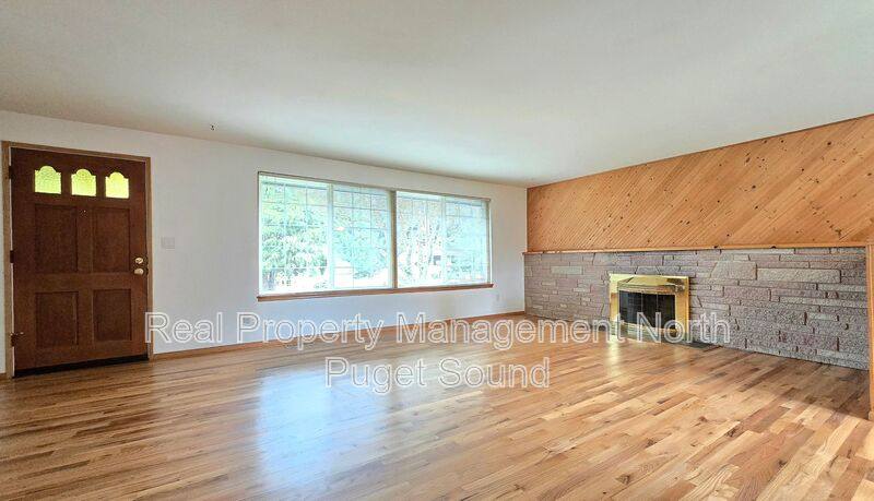 House for rent at 8002 W Glen Dr, Everett, WA 98203