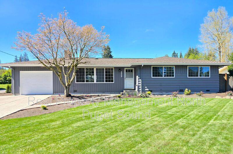 House for rent at 8002 W Glen Dr, Everett, WA 98203