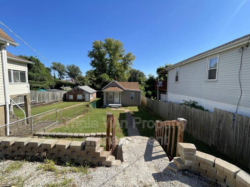 House for rent at 4831 Oldenburg Ave, Saint Louis, MO 63125
