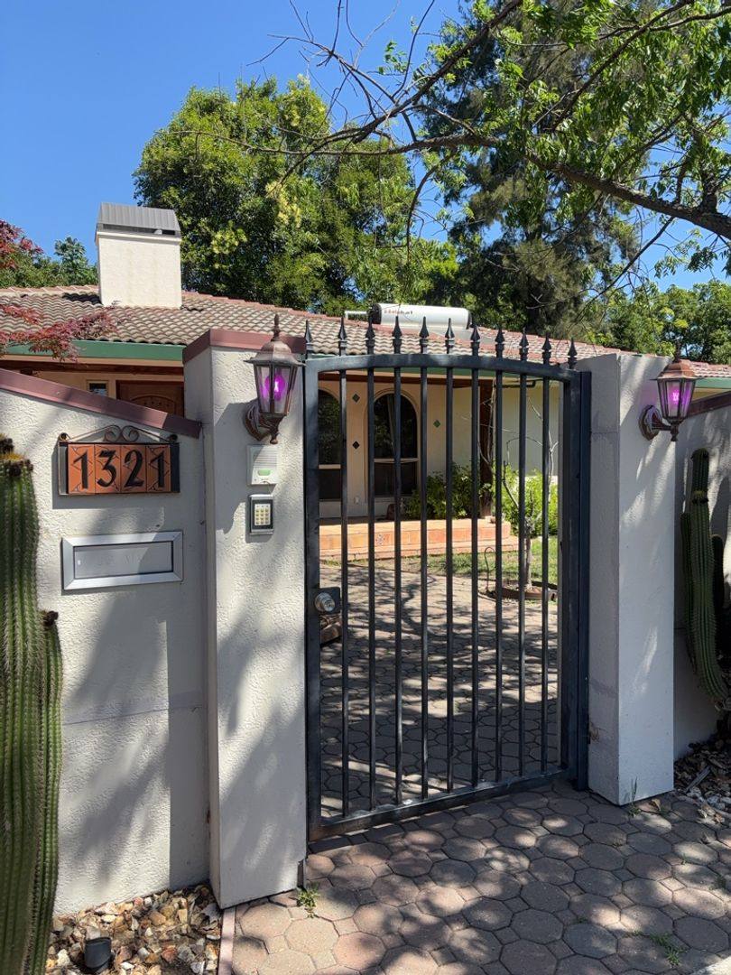 Townhouse for rent at 1319 - 1321 E, Davis, CA 95616