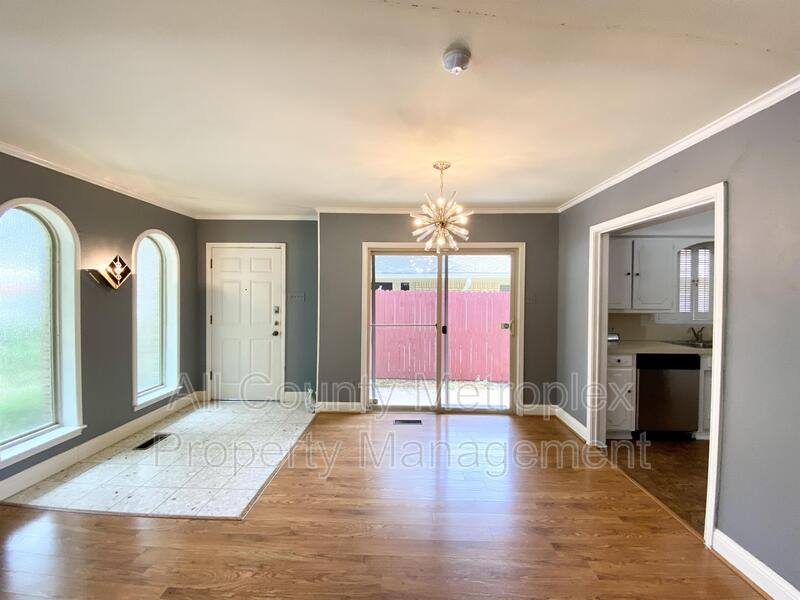 House for rent at 13318 Southview Lane, Dallas, TX 75240