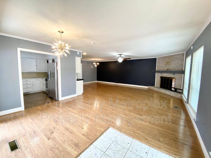 House for rent at 13318 Southview Lane, Dallas, TX 75240