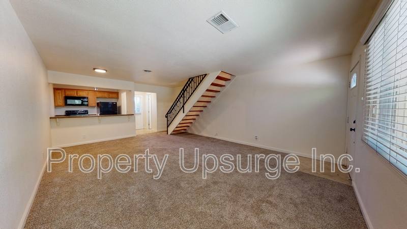 Townhouse for rent at 3220 C St #6, Redding, CA 96002