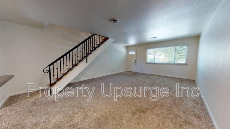Townhouse for rent at 3220 C St #6, Redding, CA 96002