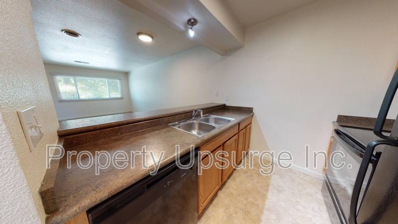 Townhouse for rent at 3220 C St #6, Redding, CA 96002