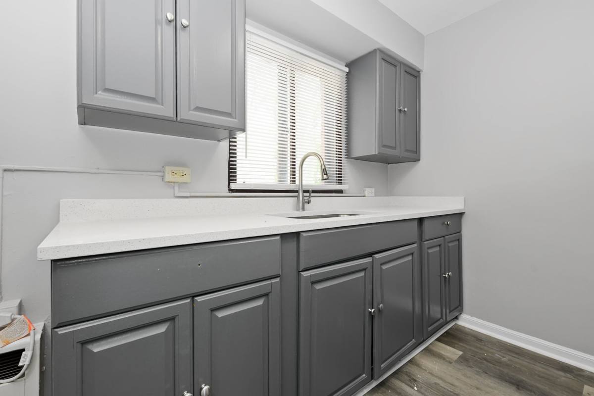 Apartment for rent at 10539-10555 S Hale Ave, Chicago, IL 60643