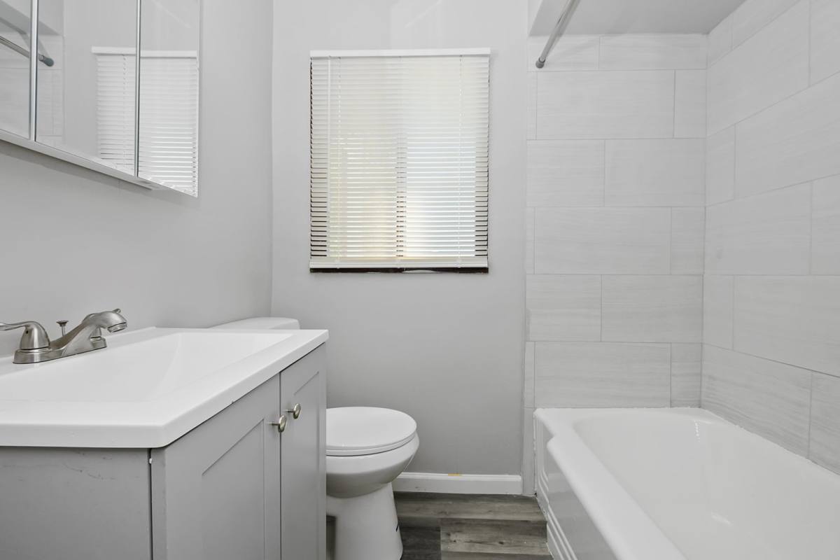 Apartment for rent at 10539-10555 S Hale Ave, Chicago, IL 60643