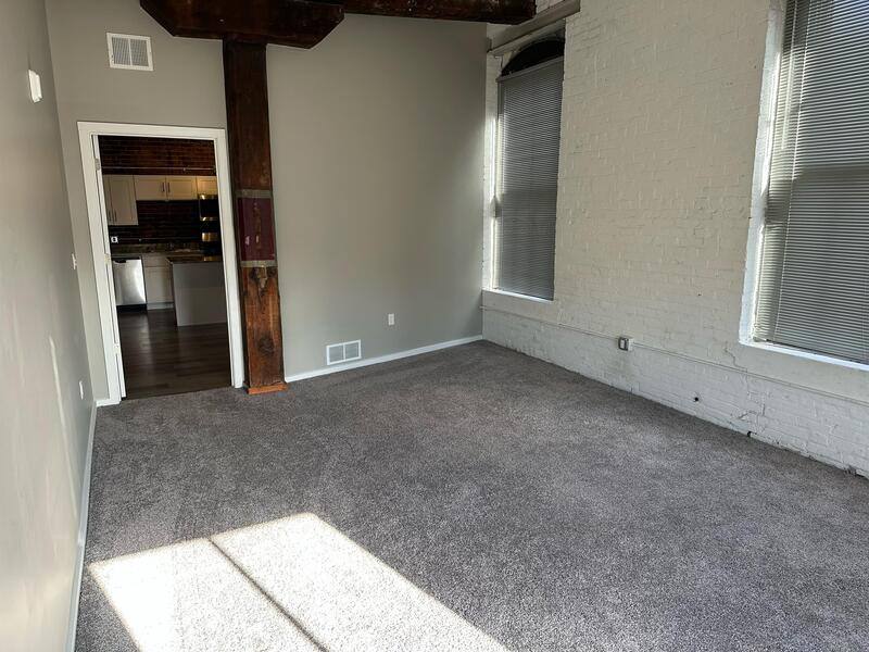 Apartment for rent at 116 N 5th St #208, Burlington, IA 52601
