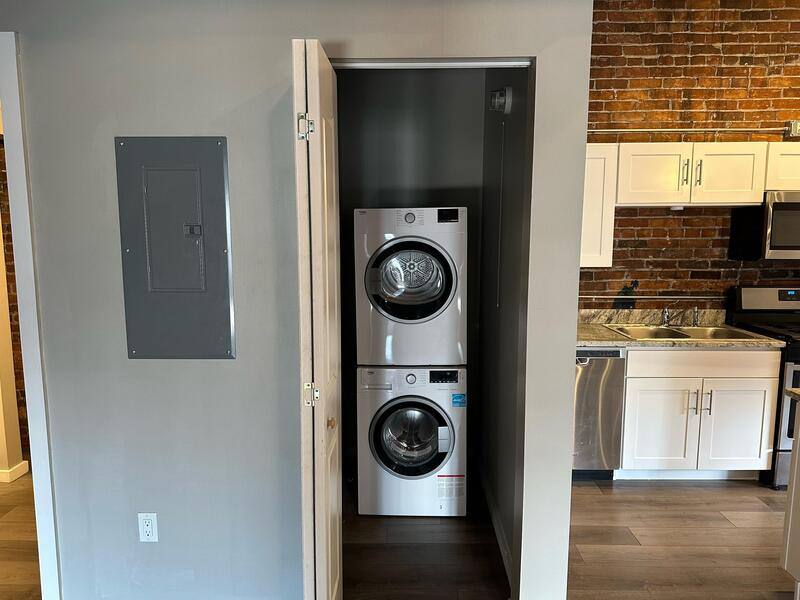 Apartment for rent at 116 N 5th St #208, Burlington, IA 52601