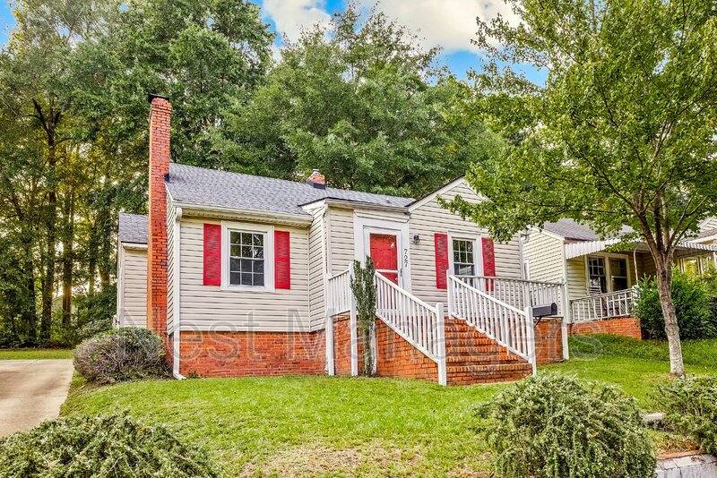 House for rent at 727 Greenland Dr, Fayetteville, NC 28305