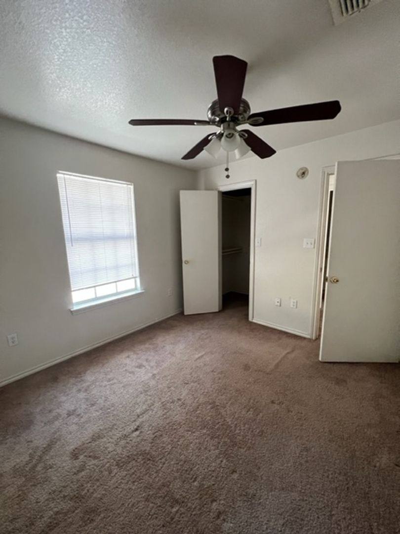Apartment for rent at 916-924 W Mulberry St, Denton, TX 76201