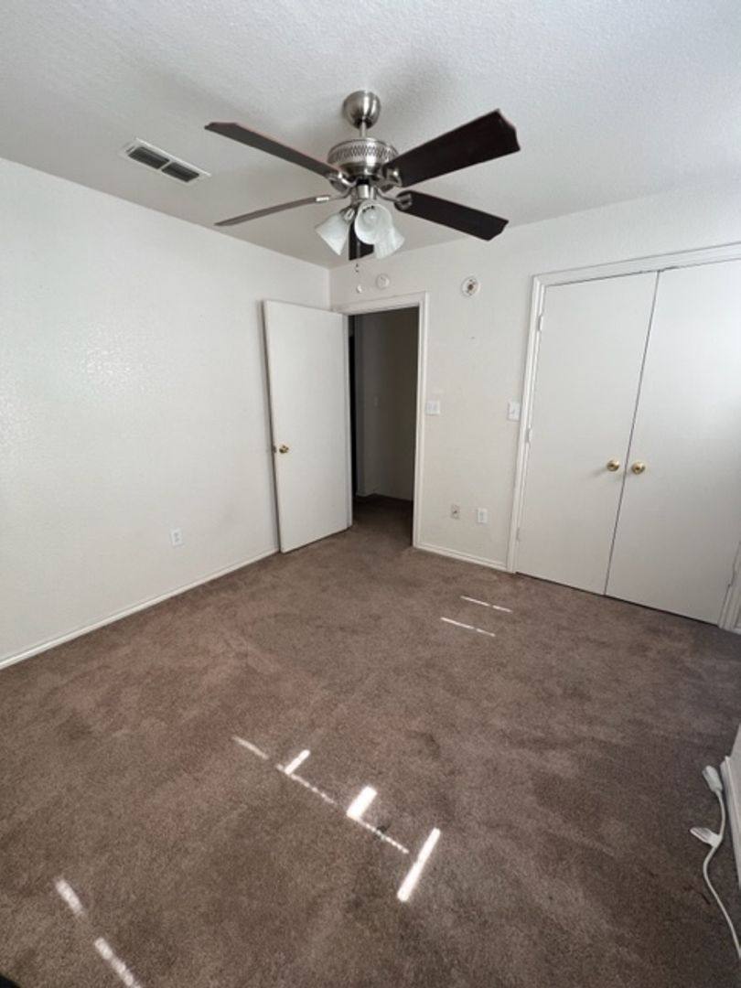 Apartment for rent at 916-924 W Mulberry St, Denton, TX 76201