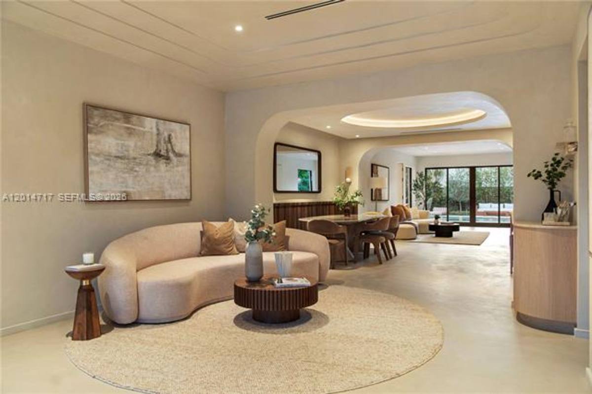 House for rent at 4430 Royal Palm Ave, Miami Beach, FL 33140