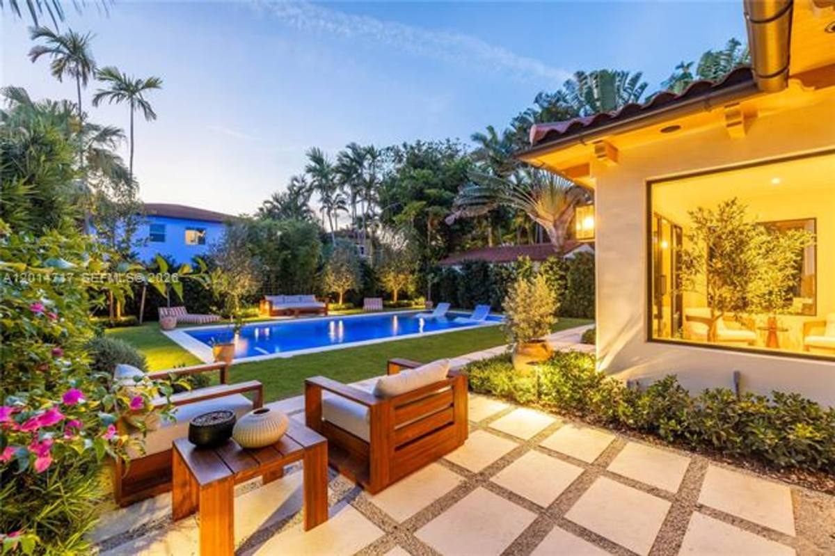 House for rent at 4430 Royal Palm Ave, Miami Beach, FL 33140