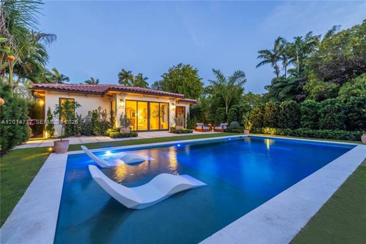 House for rent at 4430 Royal Palm Ave, Miami Beach, FL 33140