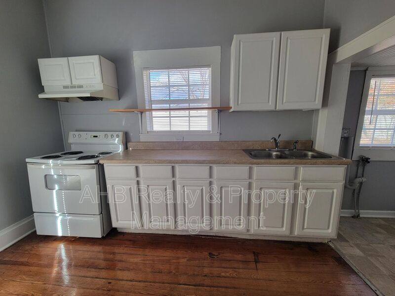 House for rent at 1013 Attica St, Burlington, NC 27215
