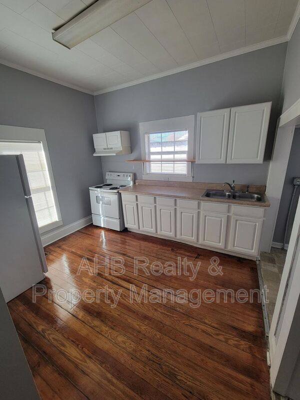 House for rent at 1013 Attica St, Burlington, NC 27215