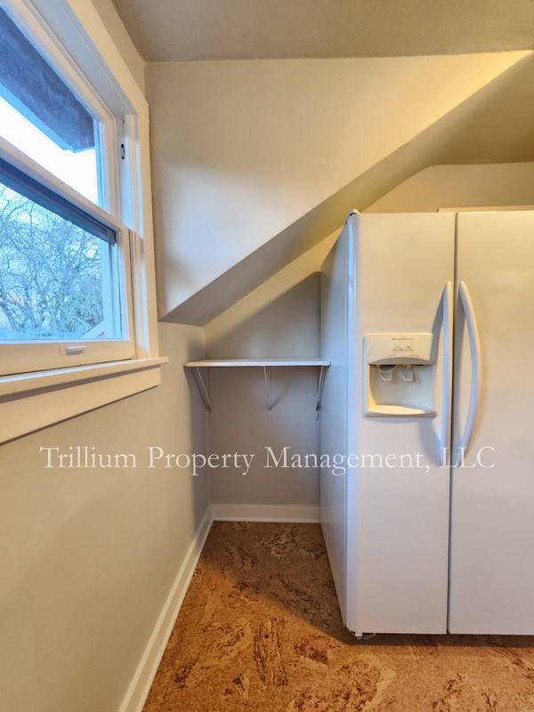 Apartment for rent at 3105 SE Main St #2, Portland, OR 97214