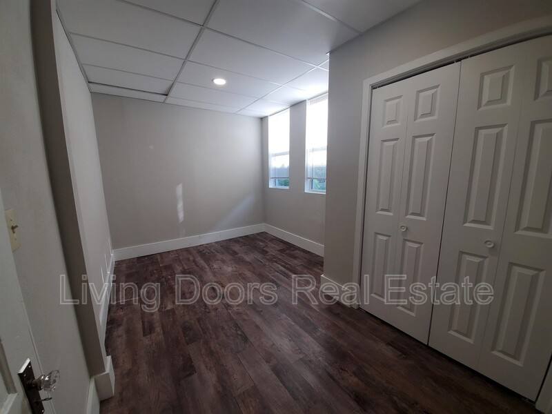 Apartment for rent at 1940 S 16 St #1, Lincoln, NE 68502