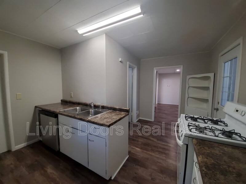 Apartment for rent at 1940 S 16 St #1, Lincoln, NE 68502