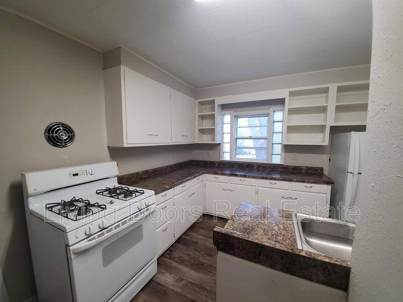 Apartment for rent at 1940 S 16 St #1, Lincoln, NE 68502