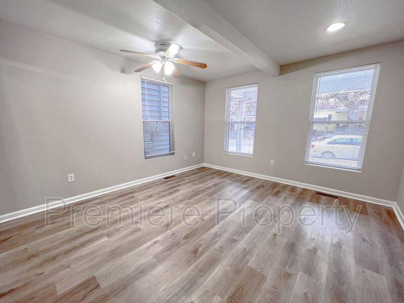 Townhouse for rent at 534 Forest Ave #A, Kansas City, MO 64106