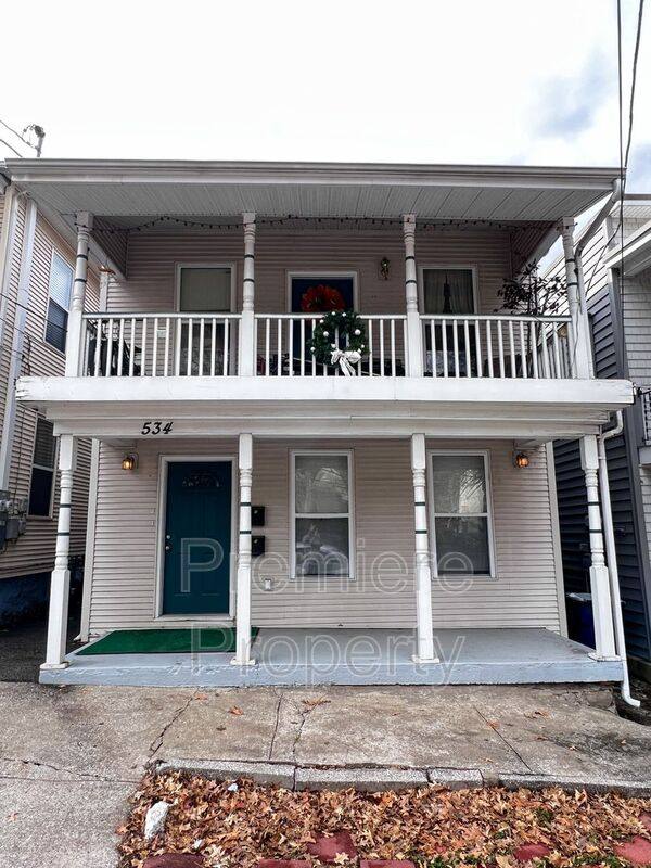 Townhouse for rent at 534 Forest Ave #A, Kansas City, MO 64106