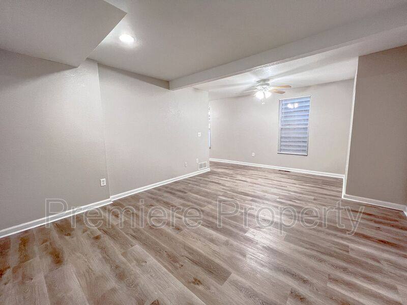 Townhouse for rent at 534 Forest Ave #A, Kansas City, MO 64106